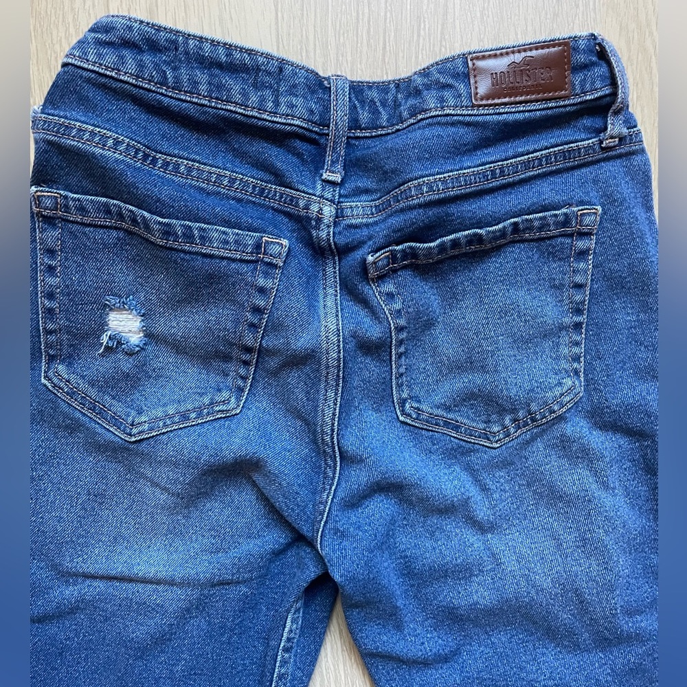 πͺ© LAST CHANCE - Hollister High-Rise Mom Jean - Picture 4 of 4